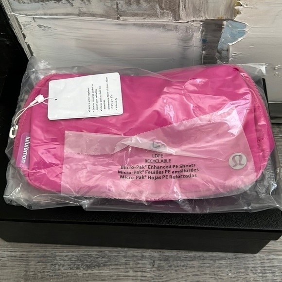 everywhere belt bag lululemon sonic pink Wordmark Crossbody 1L lululemon everywhere belt bag 1l